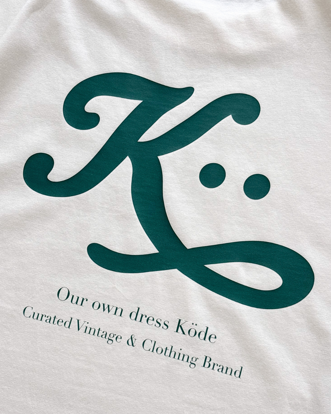 Camiseta Signature K – DROP_001 by KÖDE