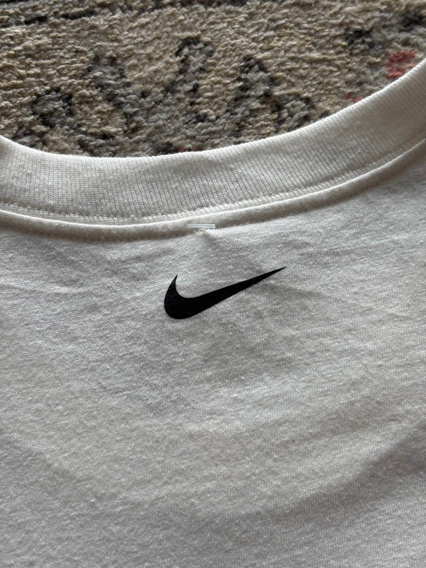 CAMISETA VINTAGE NIKE ECNL CHAMPIONS 23/24 – WHITE TEE · KÖDE VINTAGE